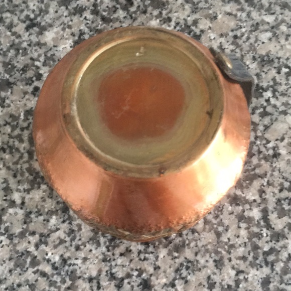 Antique Hammered Copper Pitcher Vase. - Picture 7 of 8